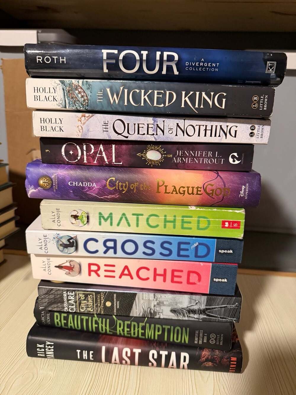 Lot of 12 YA Fantasy & Dystopian Books includes The 5th Wave